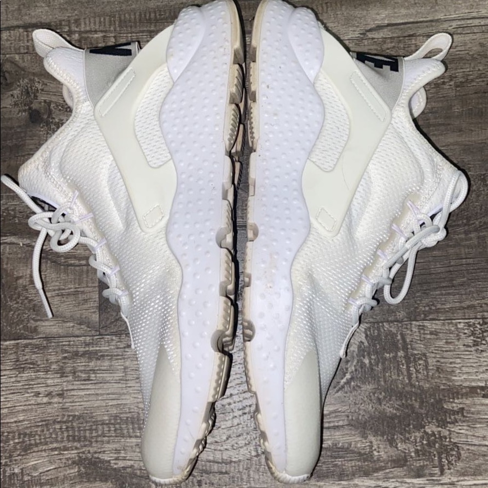 Women’s Nike Hurache Size 10